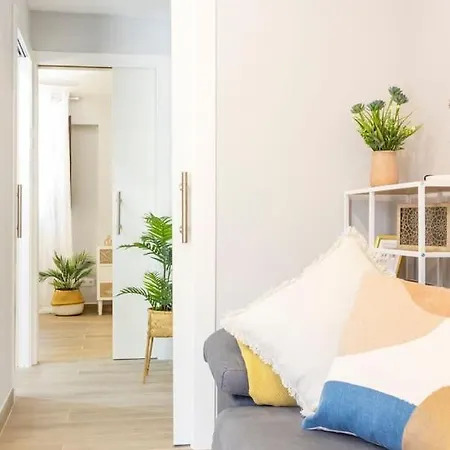 Precioso Apartamento Con Jardin A 500m De La Play *