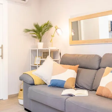 Precioso Apartamento Con Jardin A 500m De La Play